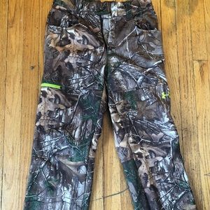 Underarmour camo pants size medium